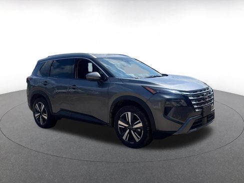 Used 2026 Nissan Rogue SL AWD/4WD image 3