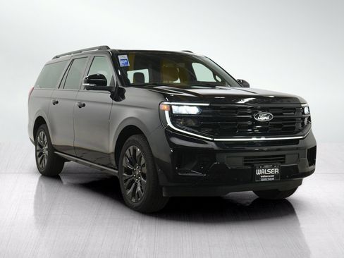 Used 2025 Ford Expedition Max Platinum w/ Stealth Appearance Package AWD/4WD image 8