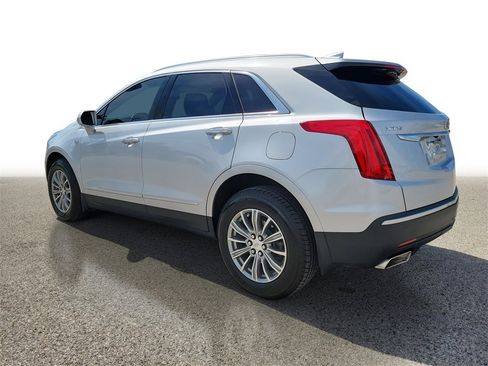 Used 2017 Cadillac XT5 Luxury image 3
