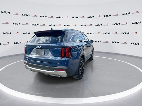 Used 2025 Kia Sorento SX image 8