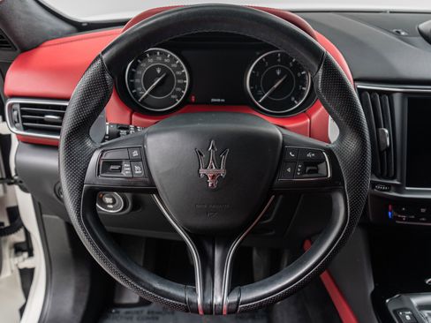 Used 2022 Maserati Levante Modena image 15
