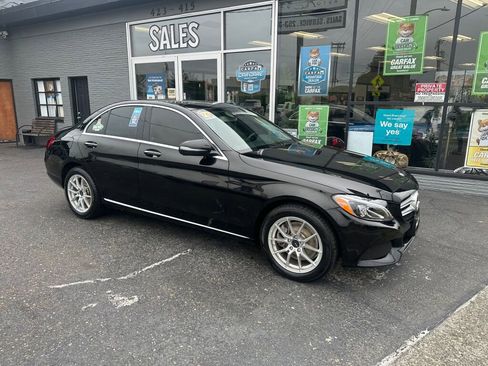 Used 2017 Mercedes-Benz C 300 4MATIC Sedan image 4