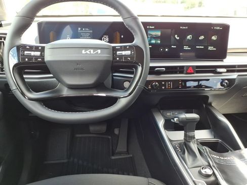 New 2026 Kia Sorento LX FWD image 11