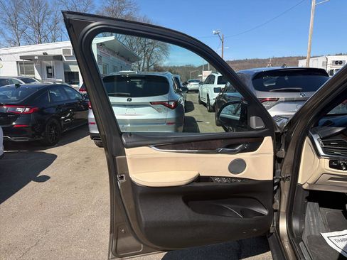 Used 2017 BMW X5 xDrive50i image 16