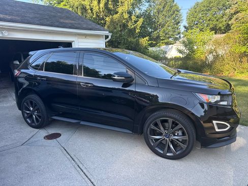 Used 2018 Ford Edge Sport w/ Ford Safe & Smart Package AWD/4WD image 4
