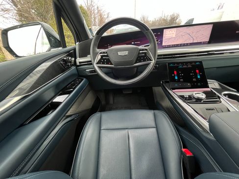 Used 2025 Cadillac Escalade IQ Luxury 2 image 14