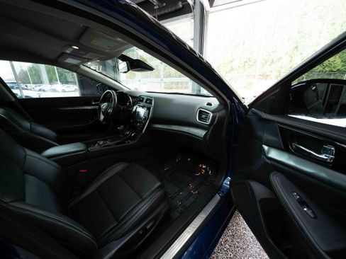 Used 2022 Nissan Maxima SV w/ Floor Mat Group FWD image 25