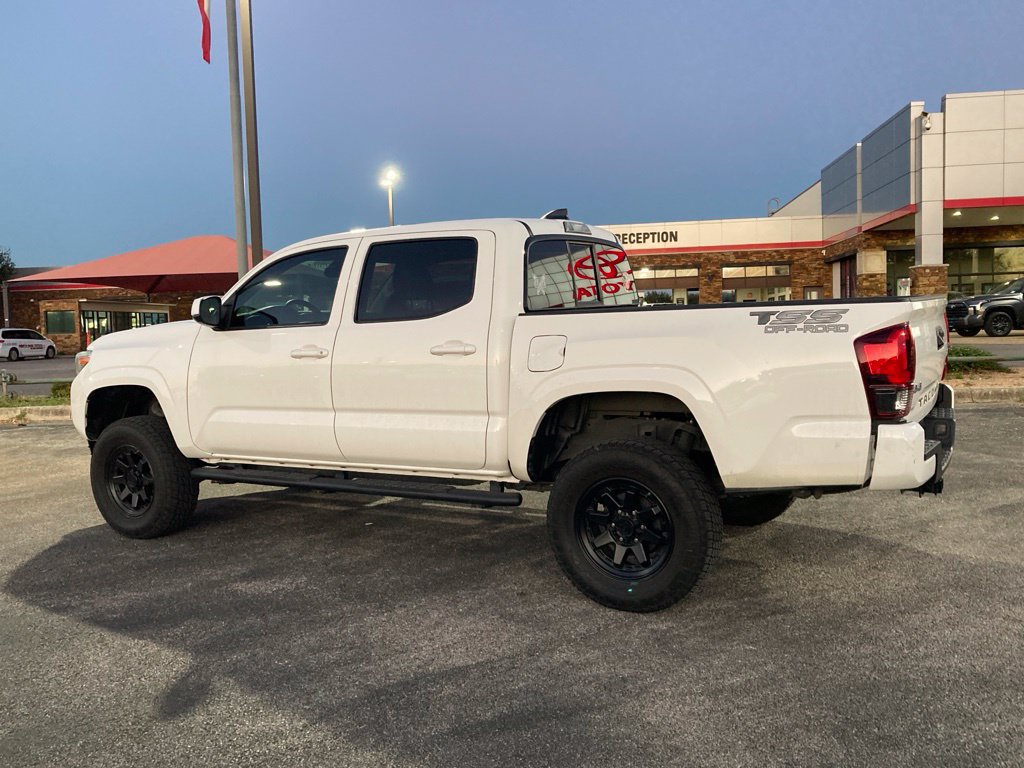 Used 2023 Toyota Tacoma SR AWD/4WD image 5