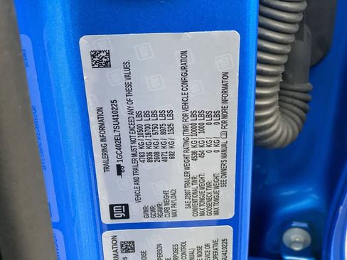 Used 2025 Chevrolet Silverado EV RST AWD/4WD image 28