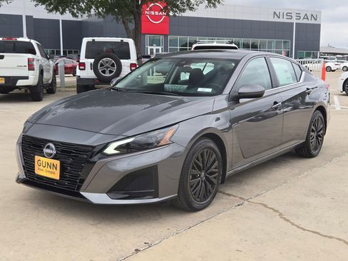 New 2026 Nissan Altima 2.5 SV FWD image 7