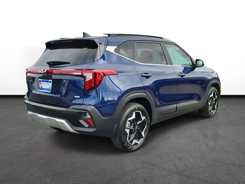 Used 2025 Kia Seltos EX image 4