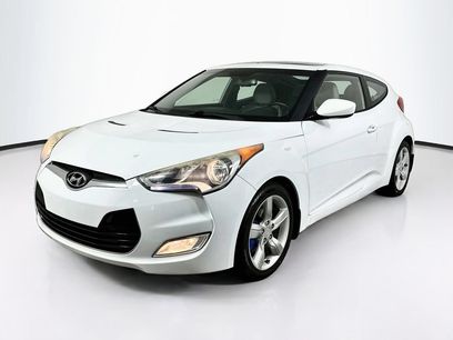Used 2014 Hyundai Veloster w/ Style Package 02