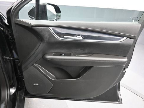 Used 2017 Cadillac XT5 Luxury w/ LPO, Wheel Lock Package image 37