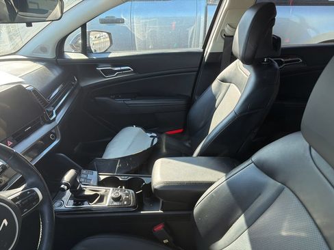 Used 2023 Kia Sportage EX AWD/4WD image 9