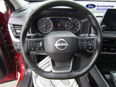 Used 2025 Nissan Rogue SV w/ SV Premium Package AWD/4WD image 22