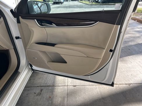 Used 2017 Cadillac XTS Luxury image 24