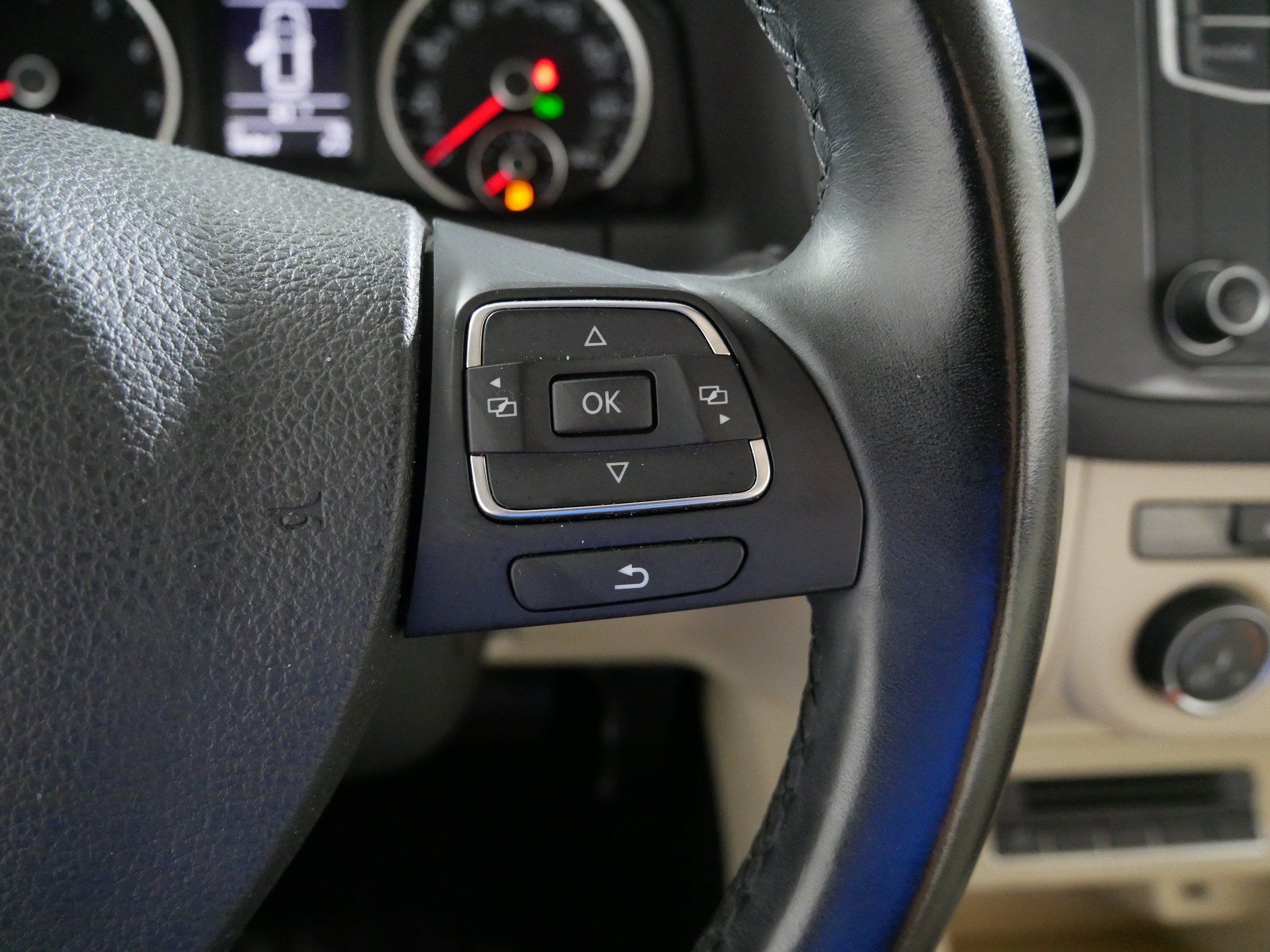 Used 2016 Volkswagen Tiguan S FWD image 28