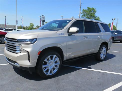 Used 2021 Chevrolet Tahoe High Country w/ Premium Package AWD/4WD image 8