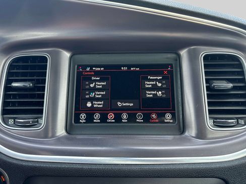 Used 2020 Dodge Charger SXT w/ Leather Interior Group RWD image 21