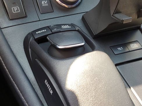 Used 2012 Lexus CT 200h Premium w/ Leather Pkg FWD image 33