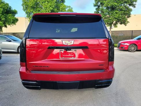Used 2025 Cadillac Escalade ESV Sport Platinum AWD/4WD image 5