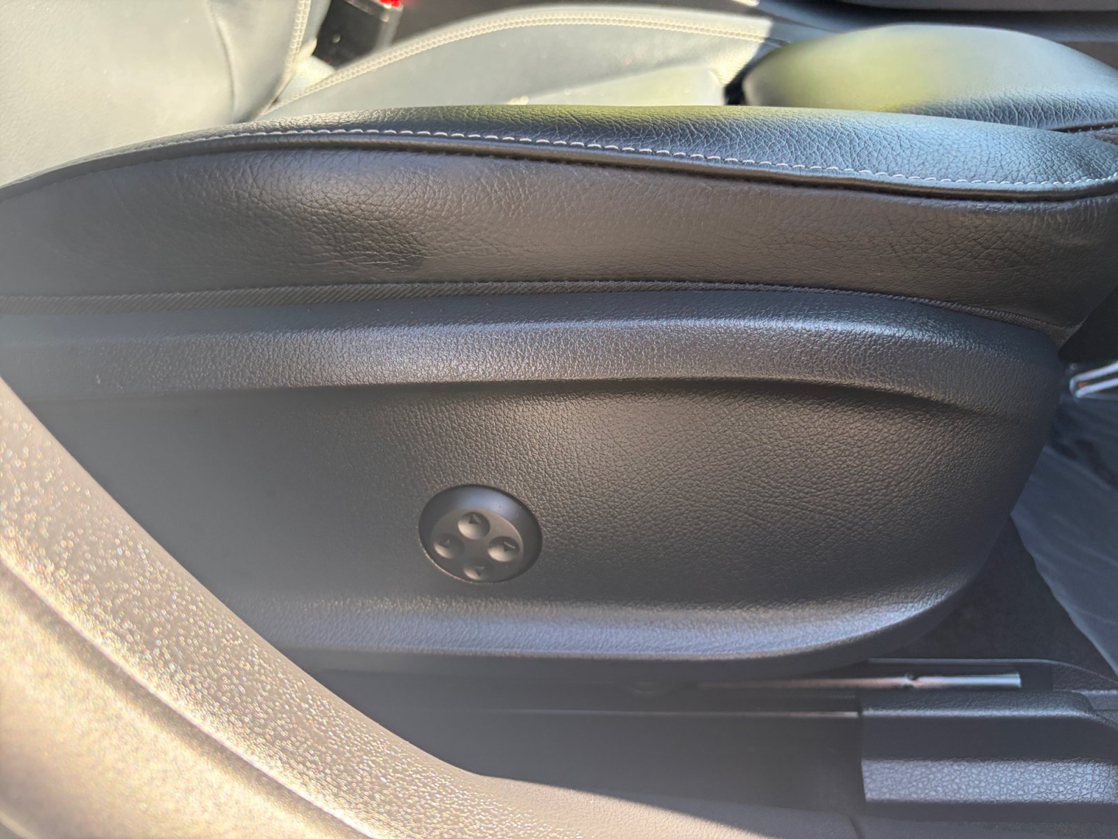 Used 2023 Mercedes-Benz CLA 35 AMG 4MATIC image 32