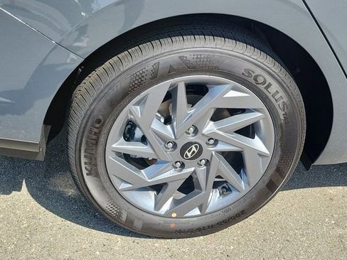 New 2026 Hyundai Elantra Hybrid FWD image 29