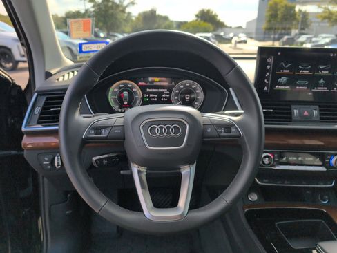 Used 2021 Audi Q5 e Premium Plus w/ Premium Plus Package image 17