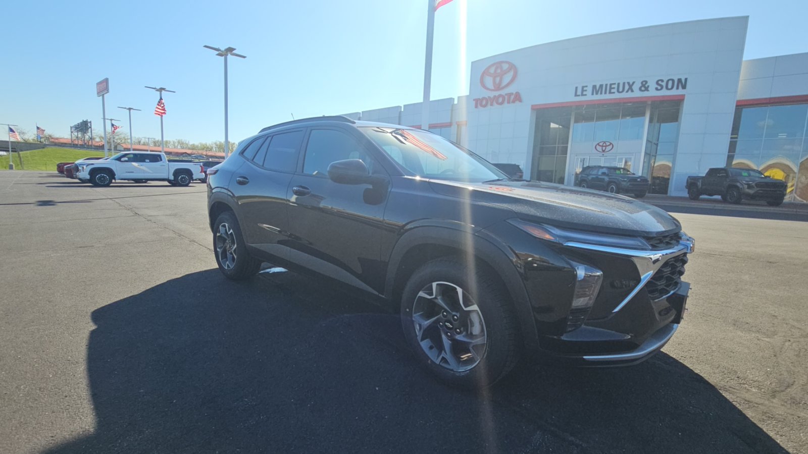 Used 2024 Chevrolet Trax LT w/ Driver Confidence Package FWD image 1