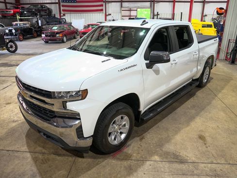 Used 2021 Chevrolet Silverado 1500 LT AWD/4WD image 15