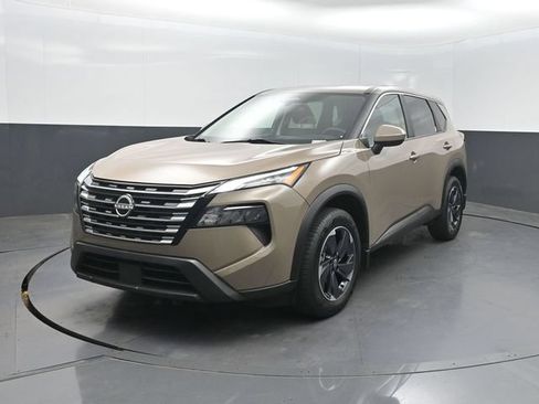 Used 2024 Nissan Rogue SV FWD image 1
