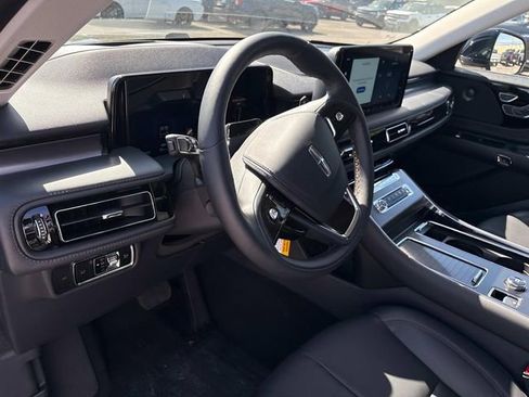 New 2025 Lincoln Aviator AWD w/ Equipment Group 101A image 26