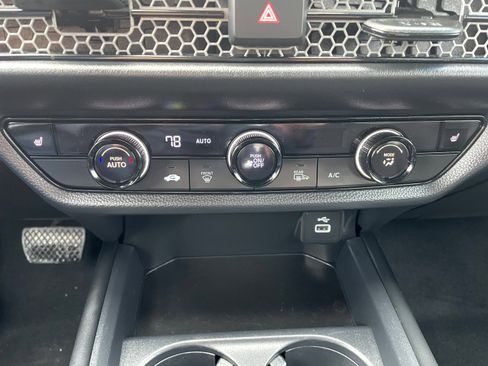 Used 2024 Honda HR-V Sport image 17