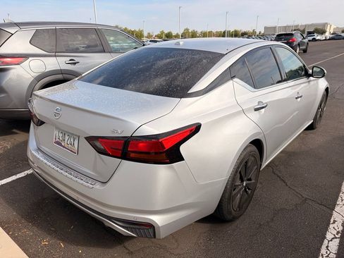 Used 2019 Nissan Altima 2.5 SV FWD image 5