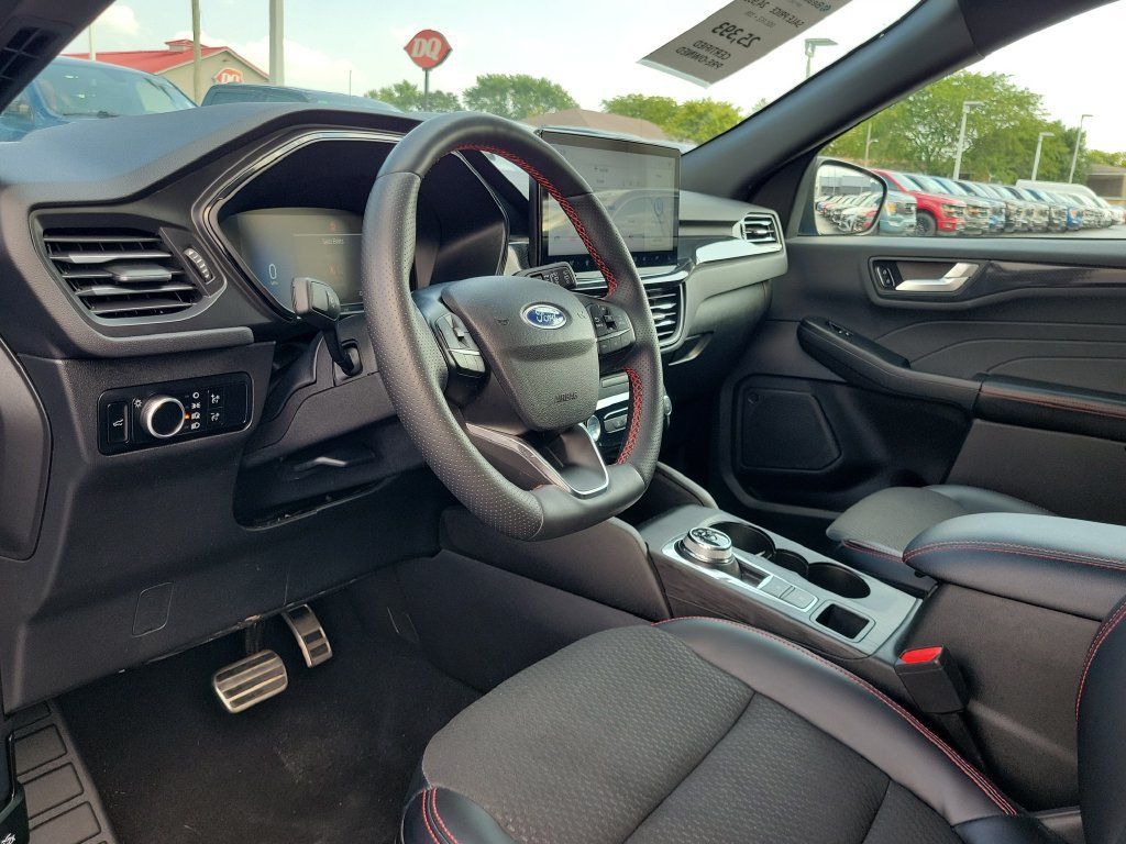 Certified 2023 Ford Escape ST-Line w/ Tech Pack #1 AWD/4WD image 20