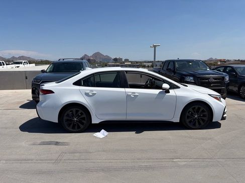 Used 2024 Toyota Corolla XSE FWD image 3