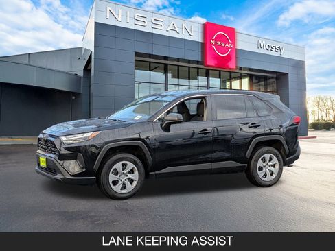 Used 2024 Toyota RAV4 LE image 5