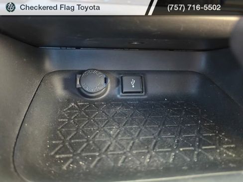 Used 2022 Toyota RAV4 SE w/ Weather & Moonroof Package image 21