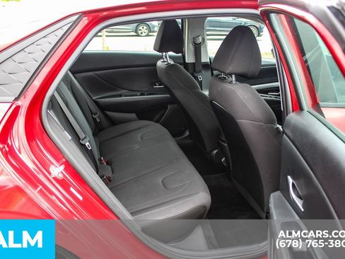 Used 2024 Hyundai Elantra SEL FWD image 18