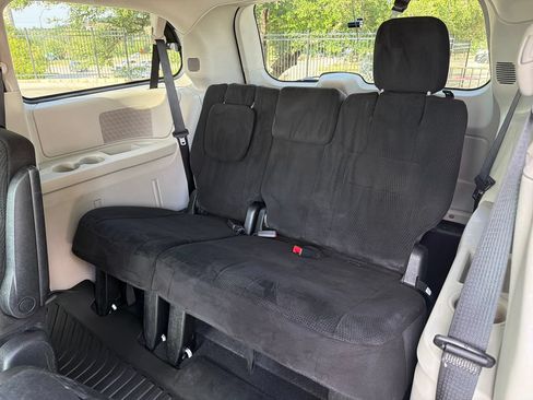 Used 2012 Dodge Grand Caravan SE FWD image 35