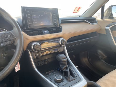 Used 2019 Toyota RAV4 LE image 22