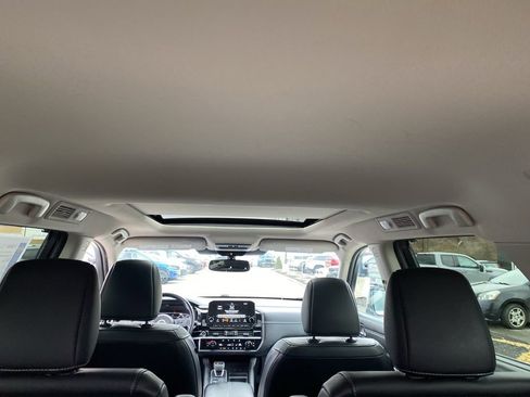 Used 2022 Nissan Pathfinder Platinum w/ Cargo Package image 16