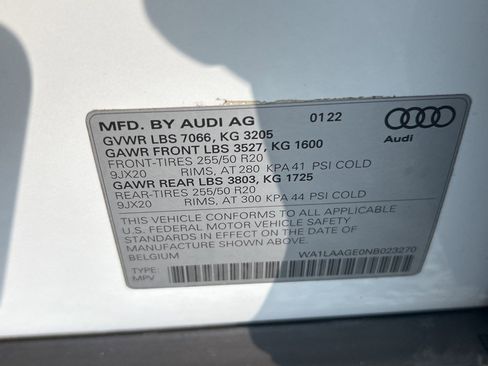 Used 2022 Audi e-tron Premium Plus w/ Premium Plus Package image 22