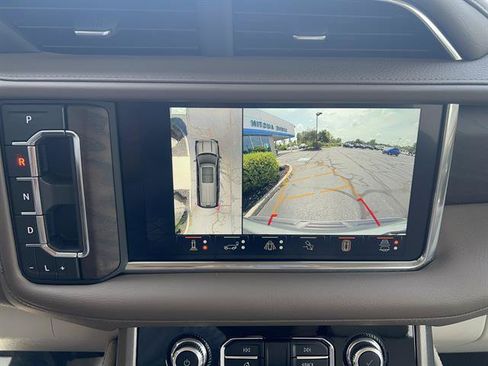 Used 2023 GMC Yukon Denali w/ Advanced Technology Package AWD/4WD image 23