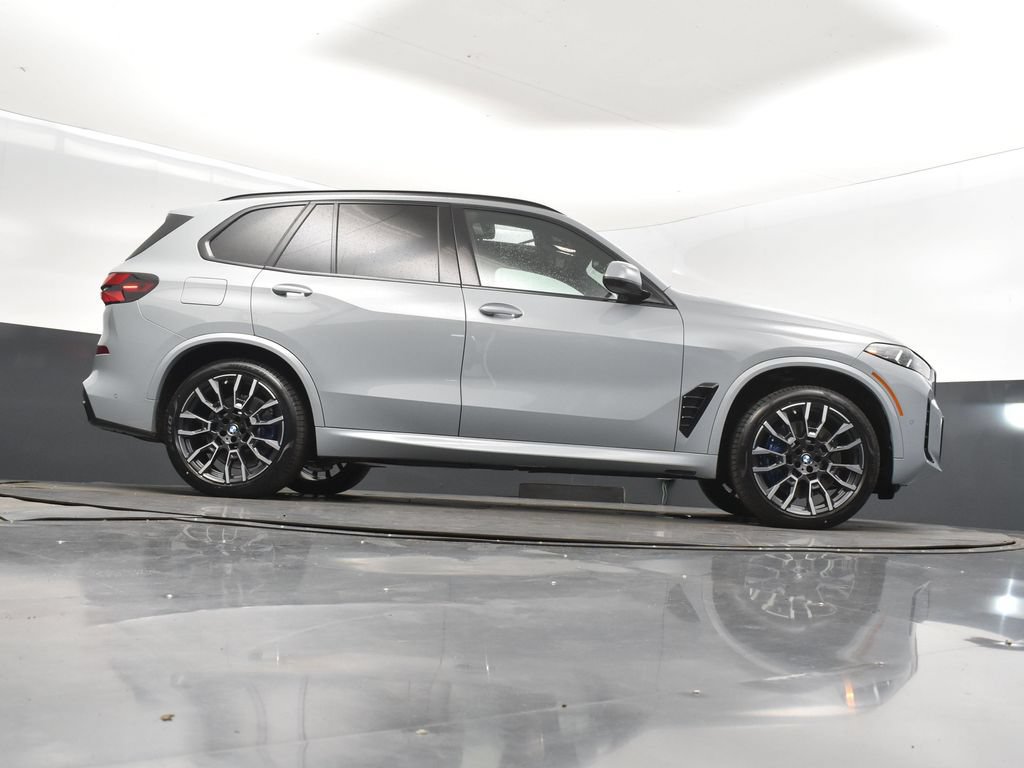 Used 2026 BMW X5 xDrive50e w/ M Sport Package AWD/4WD image 43