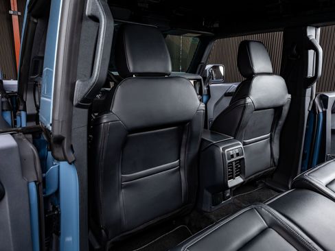 Used 2025 Ford Bronco Outer Banks image 34