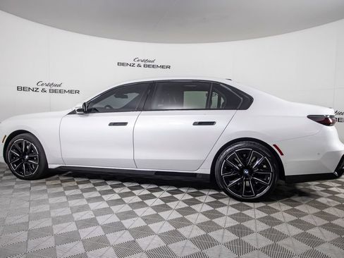 Used 2023 BMW 760i xDrive w/ Luxury Rear Seating Package AWD/4WD image 9