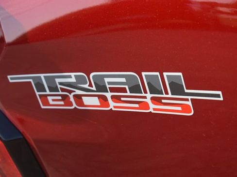 Used 2026 Chevrolet Colorado Trail Boss AWD/4WD image 16