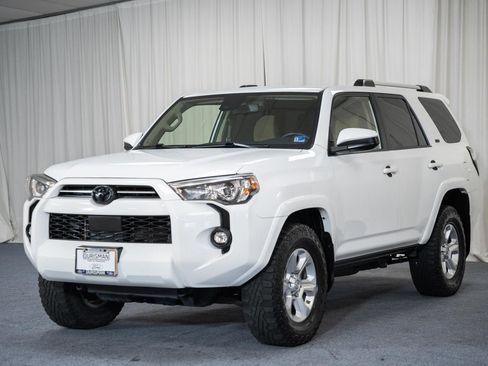 Used 2021 Toyota 4Runner SR5 AWD/4WD image 3