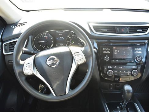 Used 2015 Nissan Rogue SV image 12